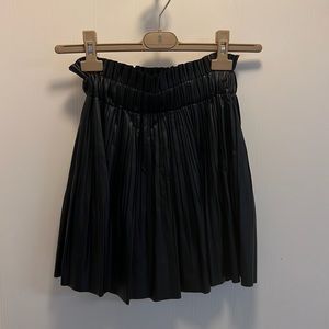 NEW! Zara faux leather pleated mini skirt